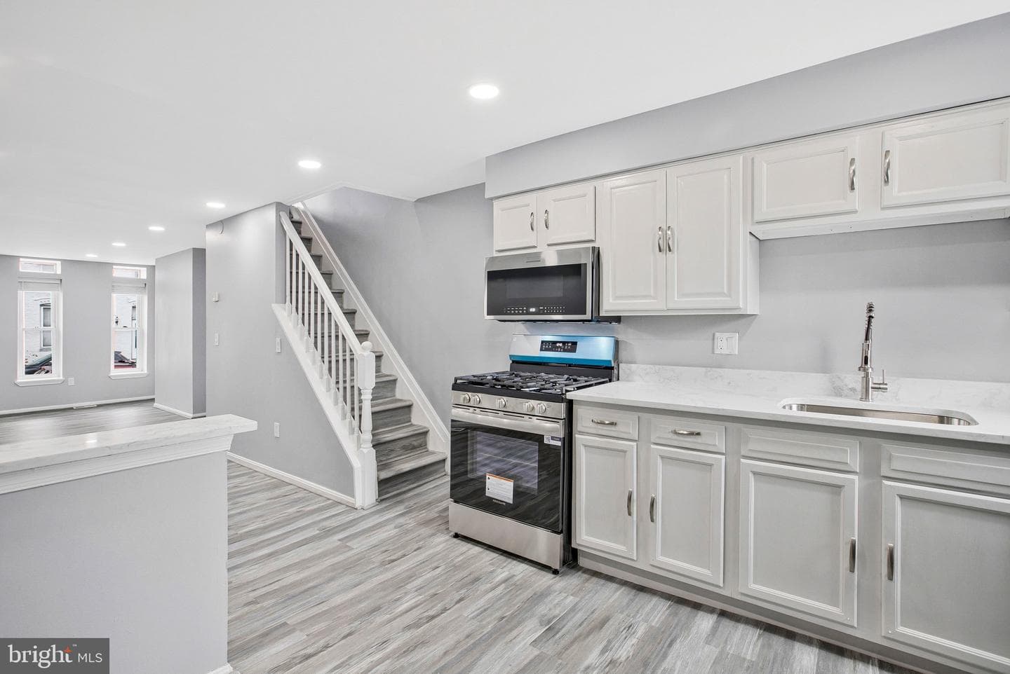 1145 W Cross Street photo 9