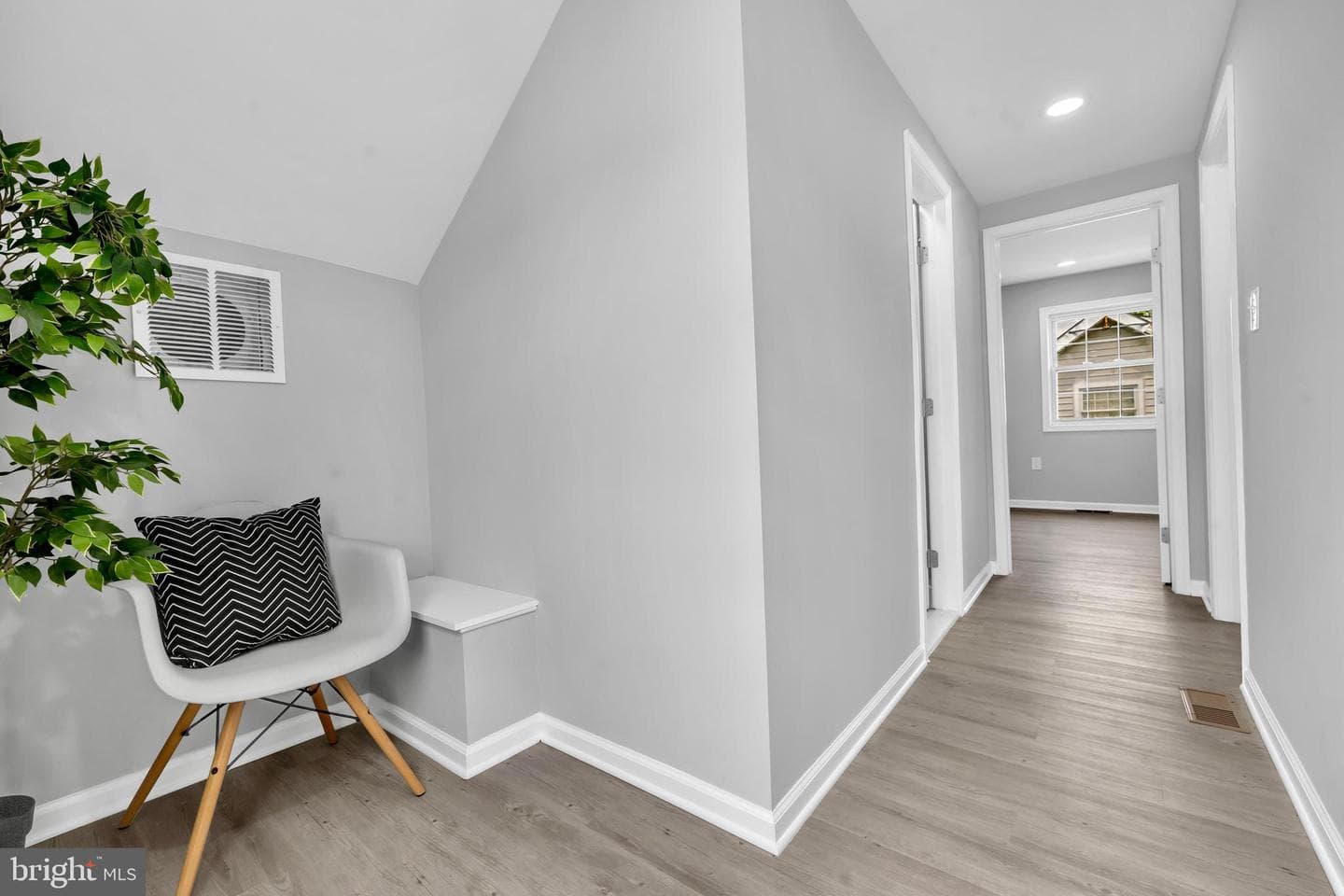 6016 Sefton Avenue photo 22