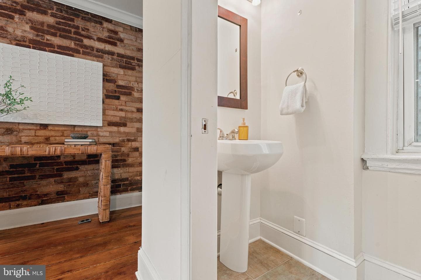 103 E Cross Street E photo 8