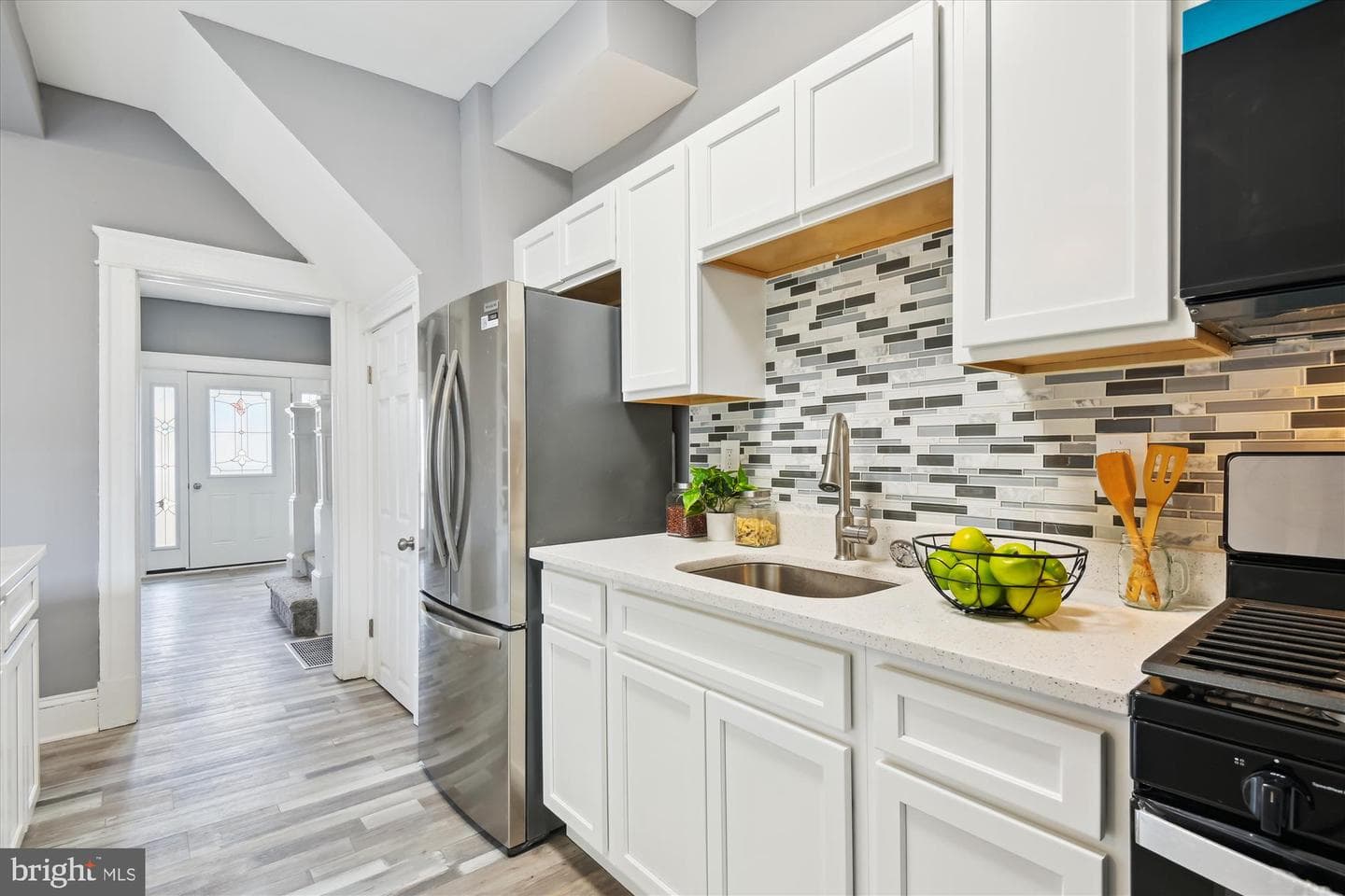 2917 Baker Street photo 12