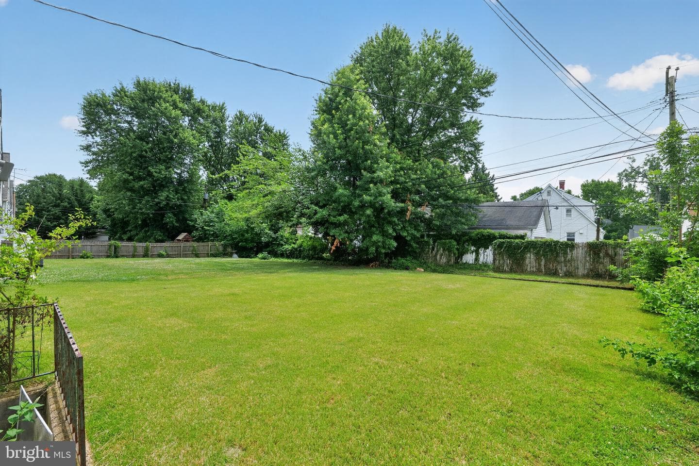 2729 Chesley Ave photo 25
