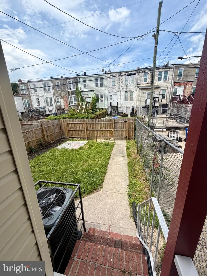 1530 Appleton St photo 36