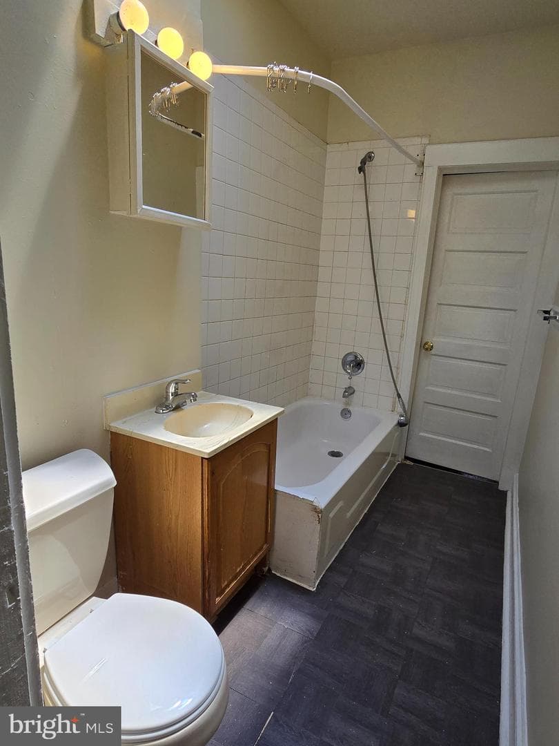 2562 Robb Street photo 22
