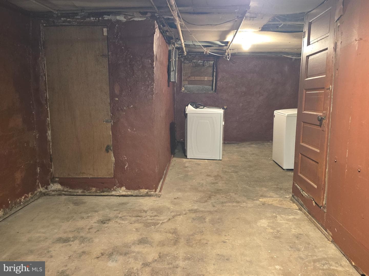 2562 Robb Street photo 28