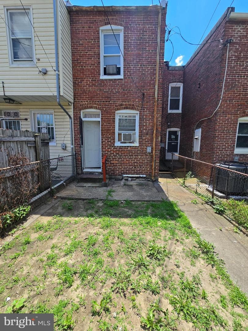 2562 Robb Street photo 37