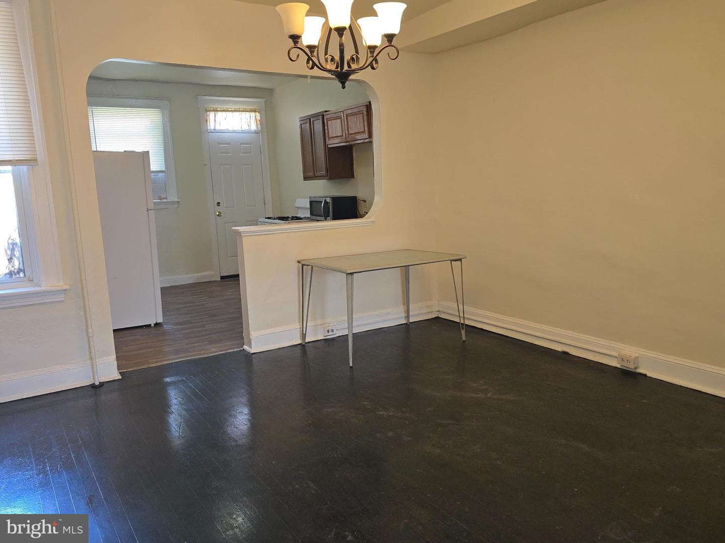 2562 Robb Street photo 9