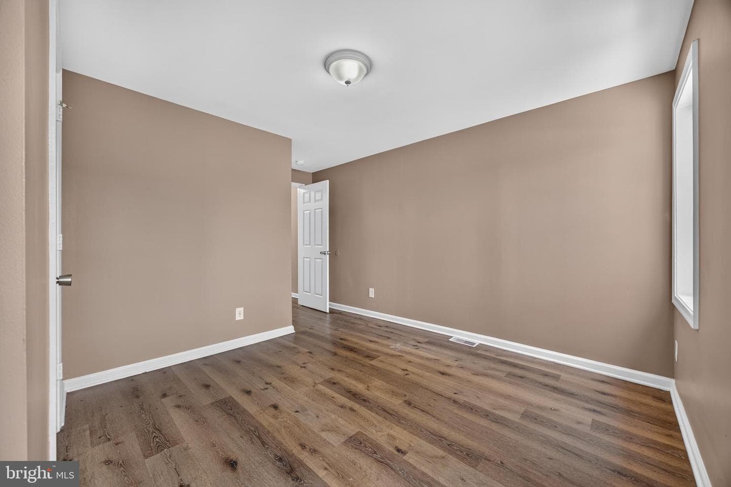 3712 E Lombard Street photo 21