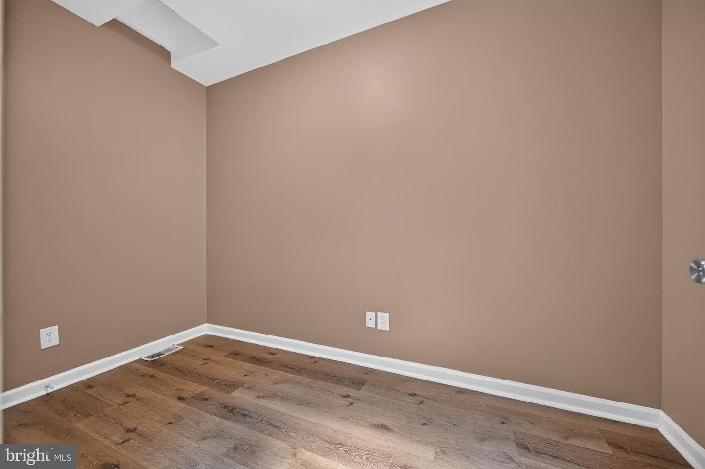 3712 E Lombard Street photo 22