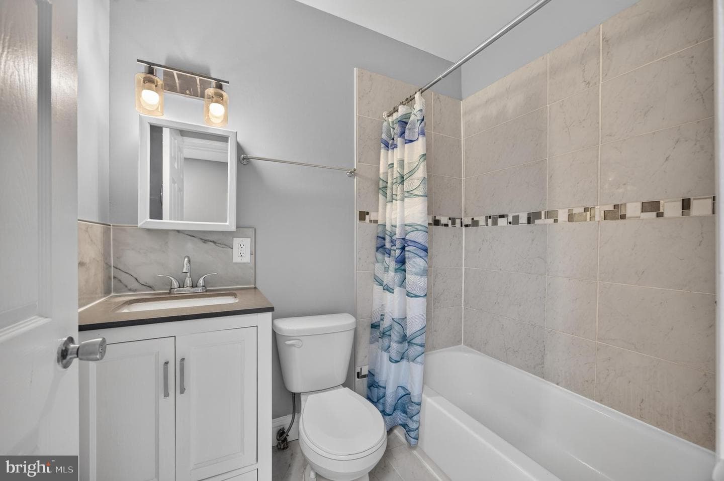 3712 E Lombard Street photo 24