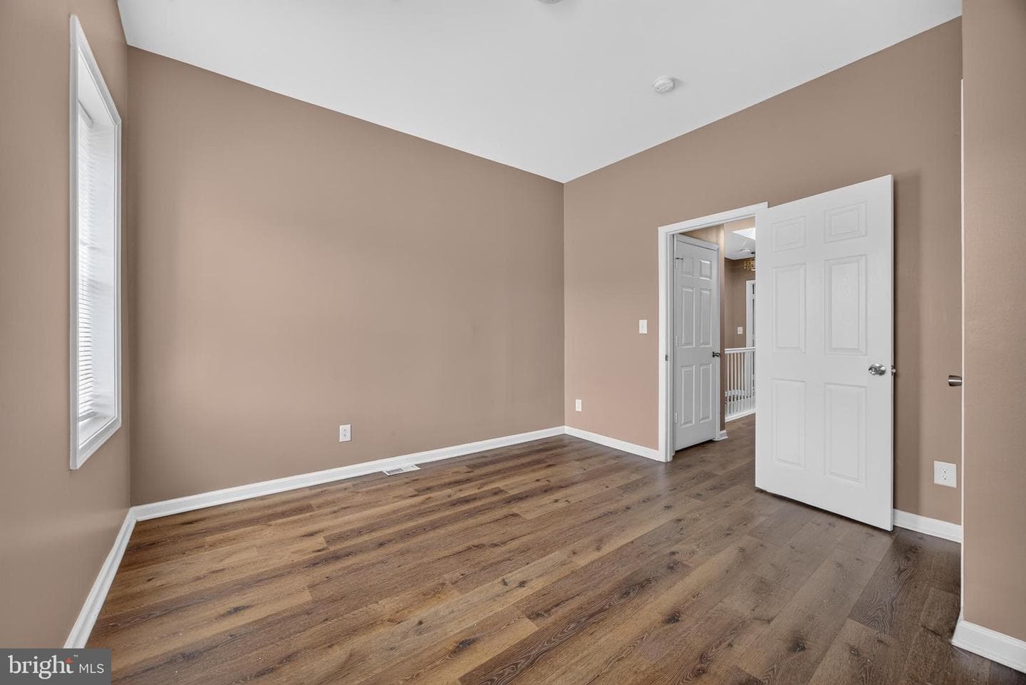 3712 E Lombard Street photo 26