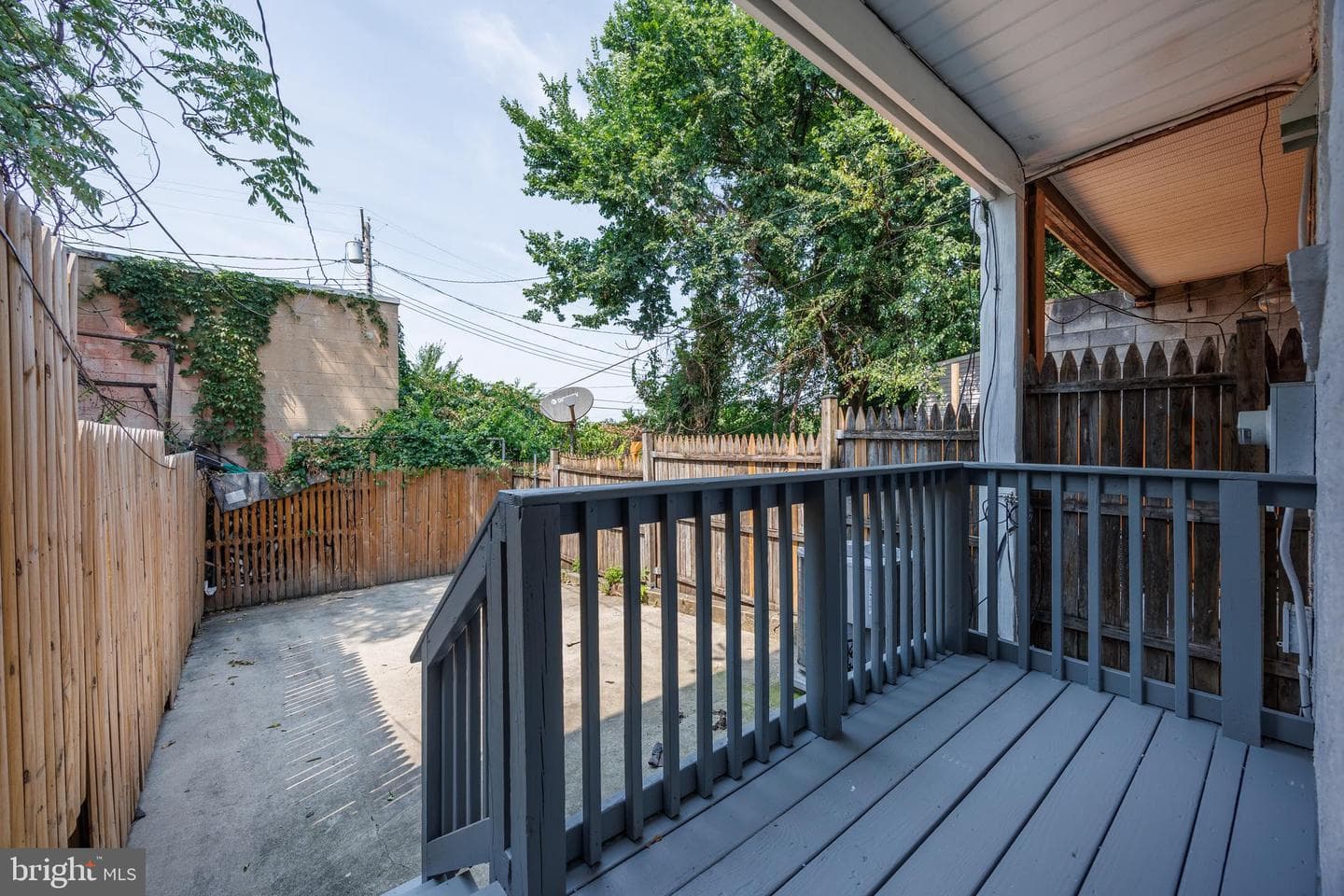 3712 E Lombard Street photo 31