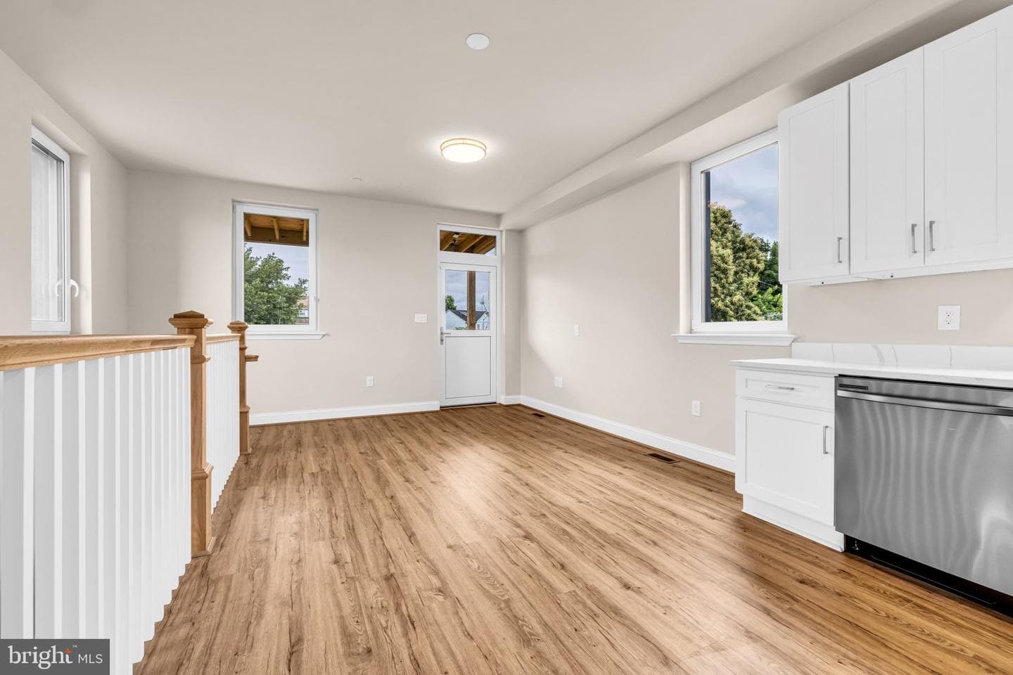 1129 Monroe Circle photo 4