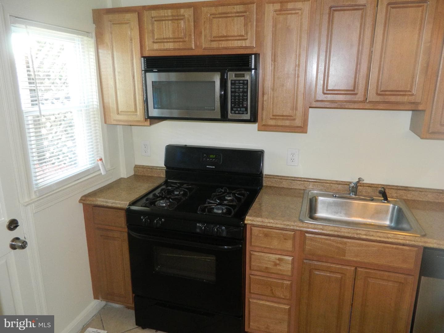 4003 Glenarm Avenue photo 8