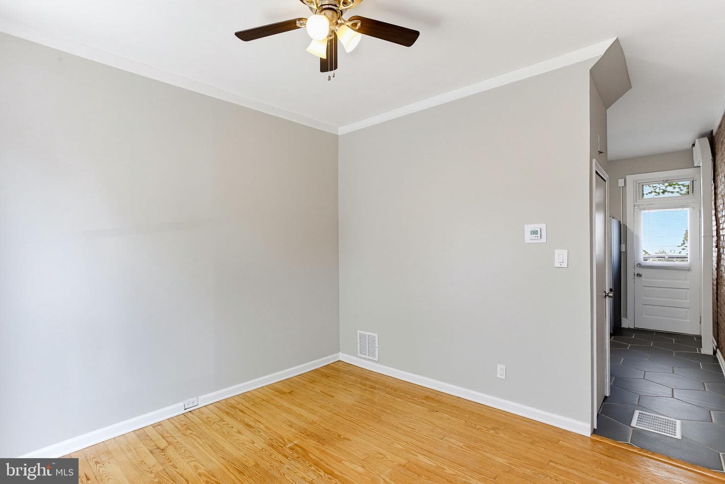 2712 Dillon Street photo 5