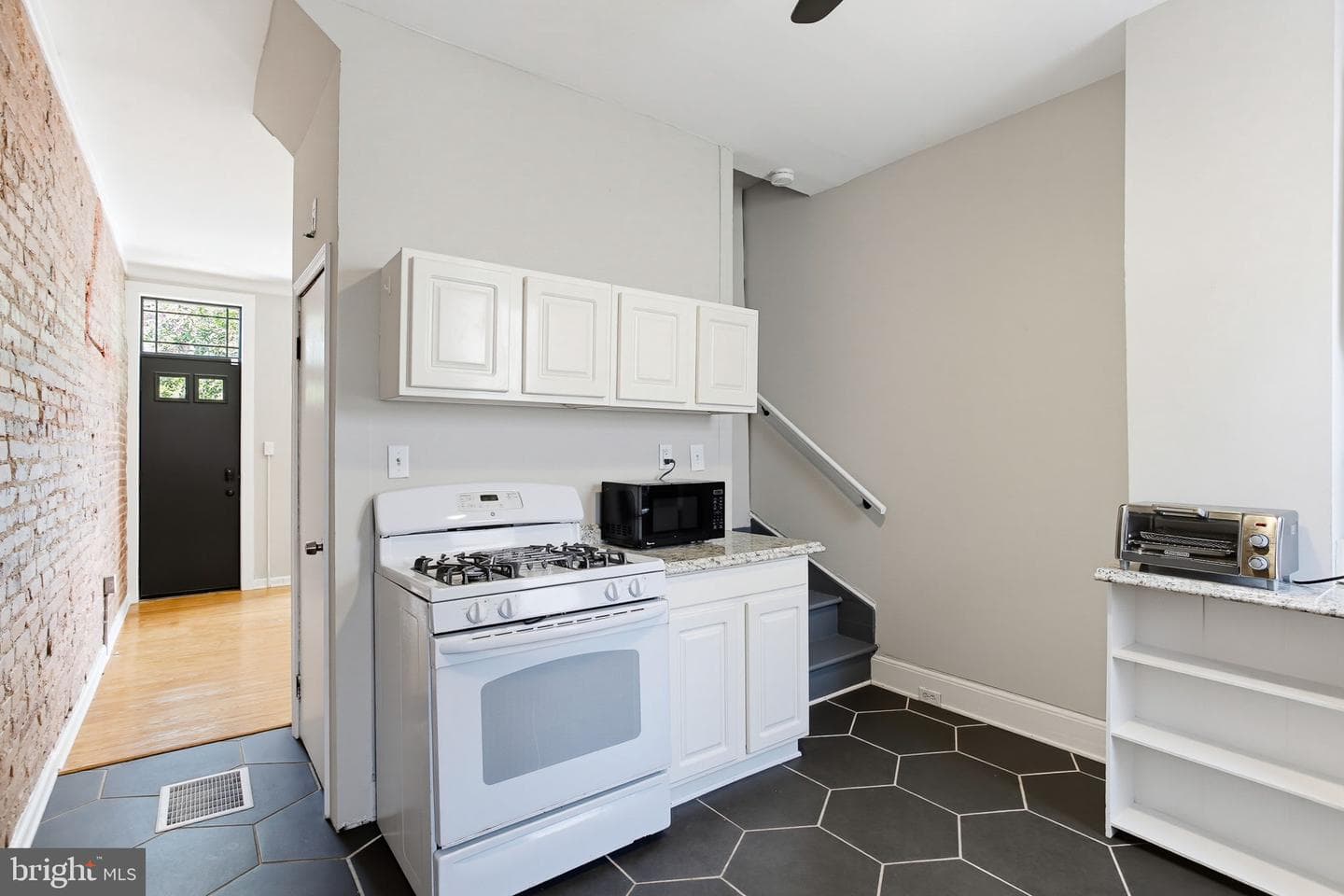 2712 Dillon Street photo 9