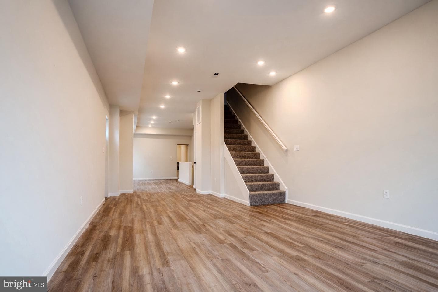 2600 E Hoffman Street photo 3