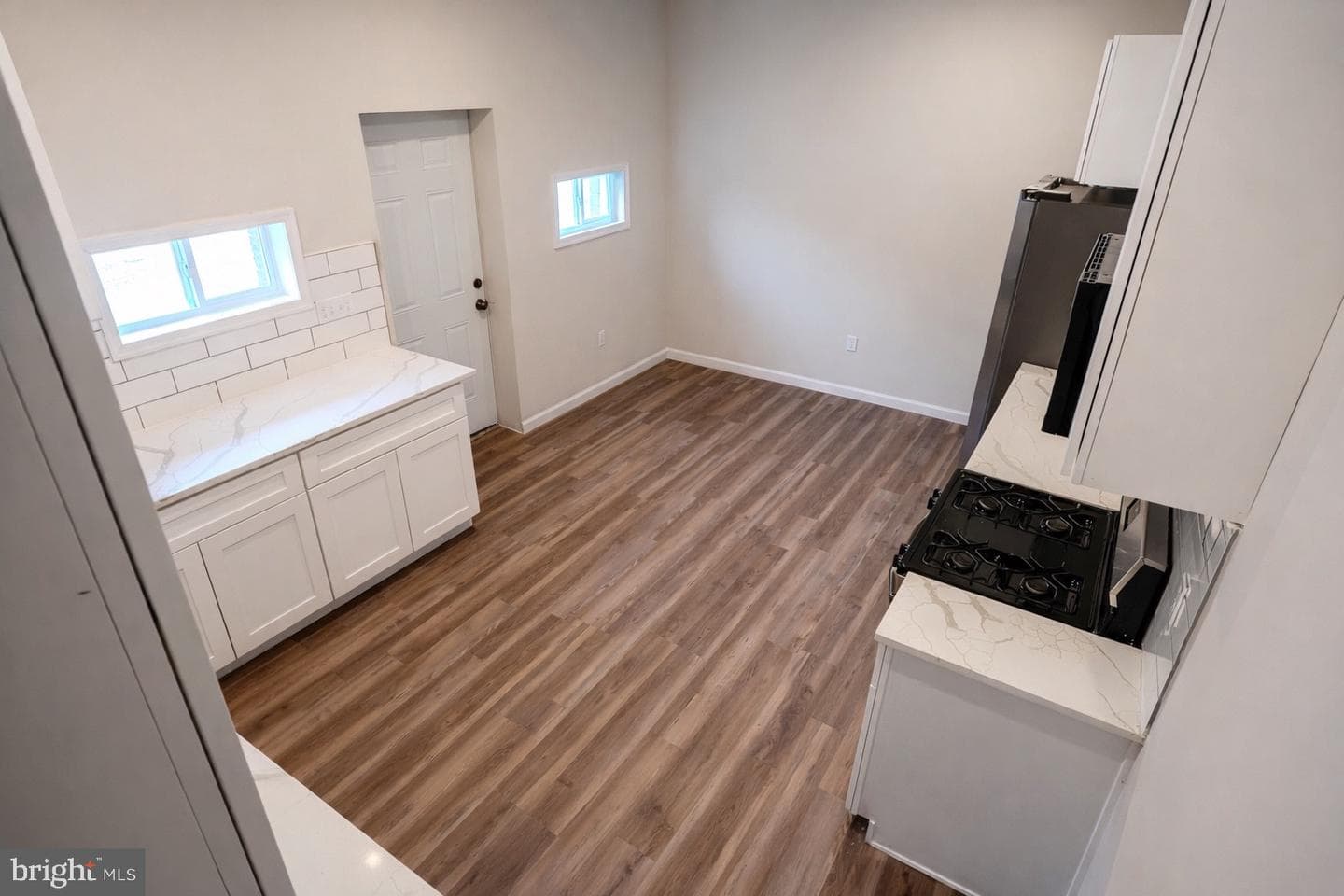 2600 E Hoffman Street photo 6