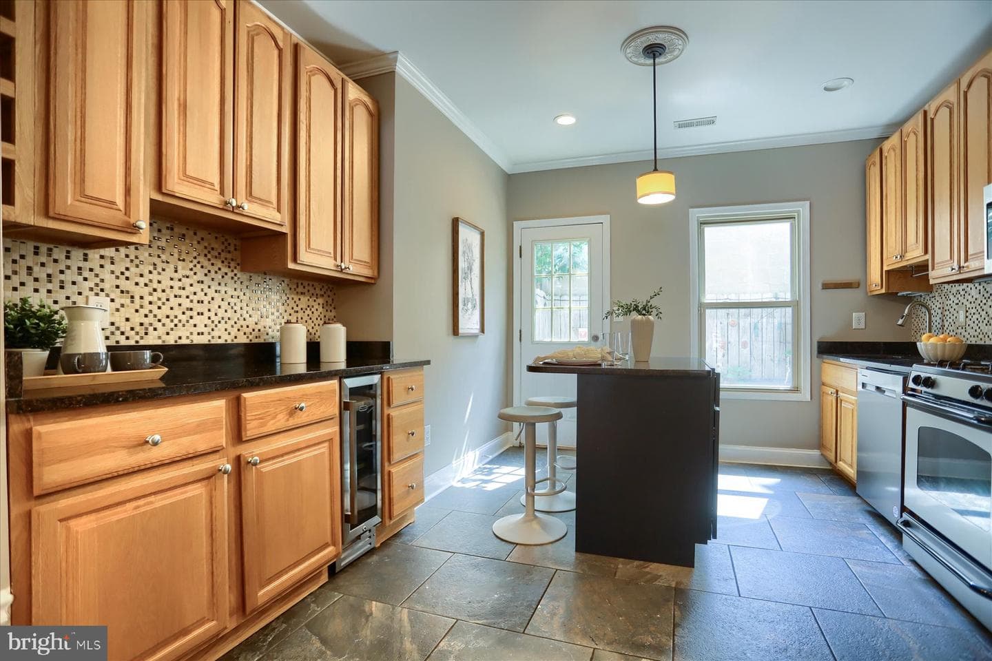 1001 Baylis Street photo 10