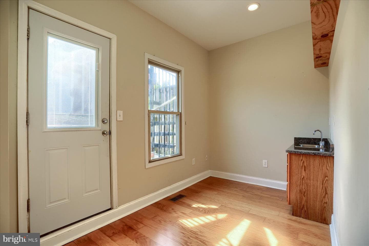 1001 Baylis Street photo 20