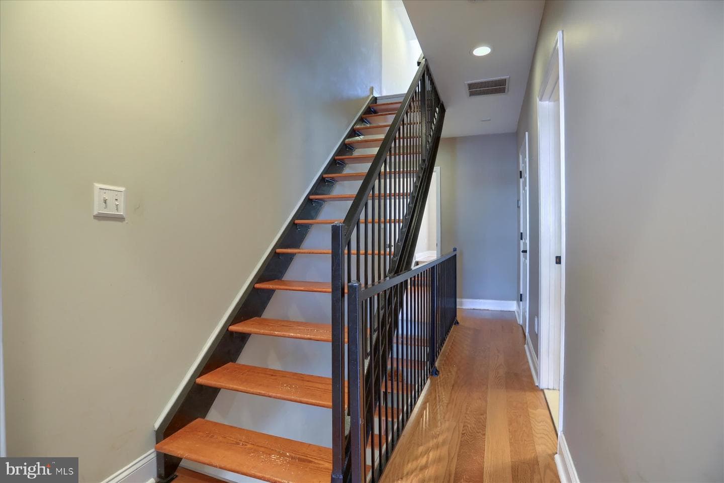 1001 Baylis Street photo 27