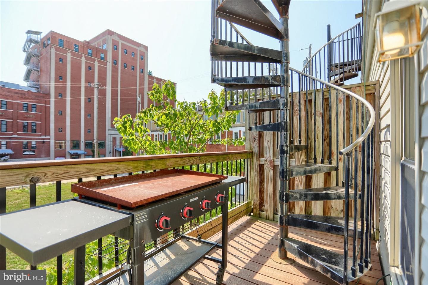 1001 Baylis Street photo 36