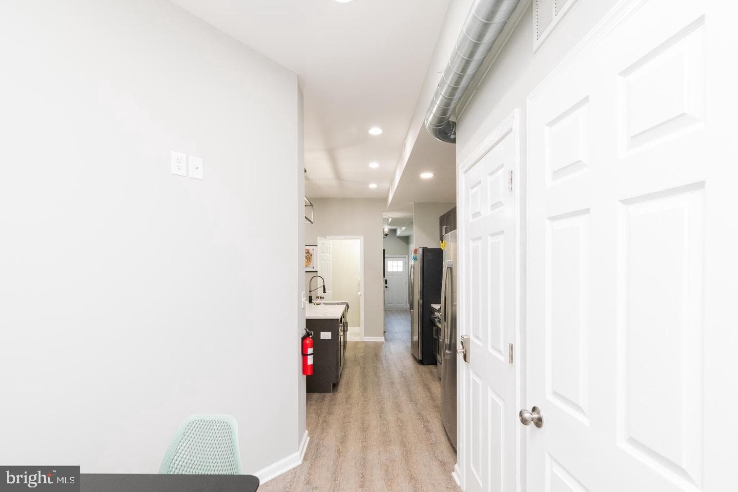 942 N Broadway photo 11
