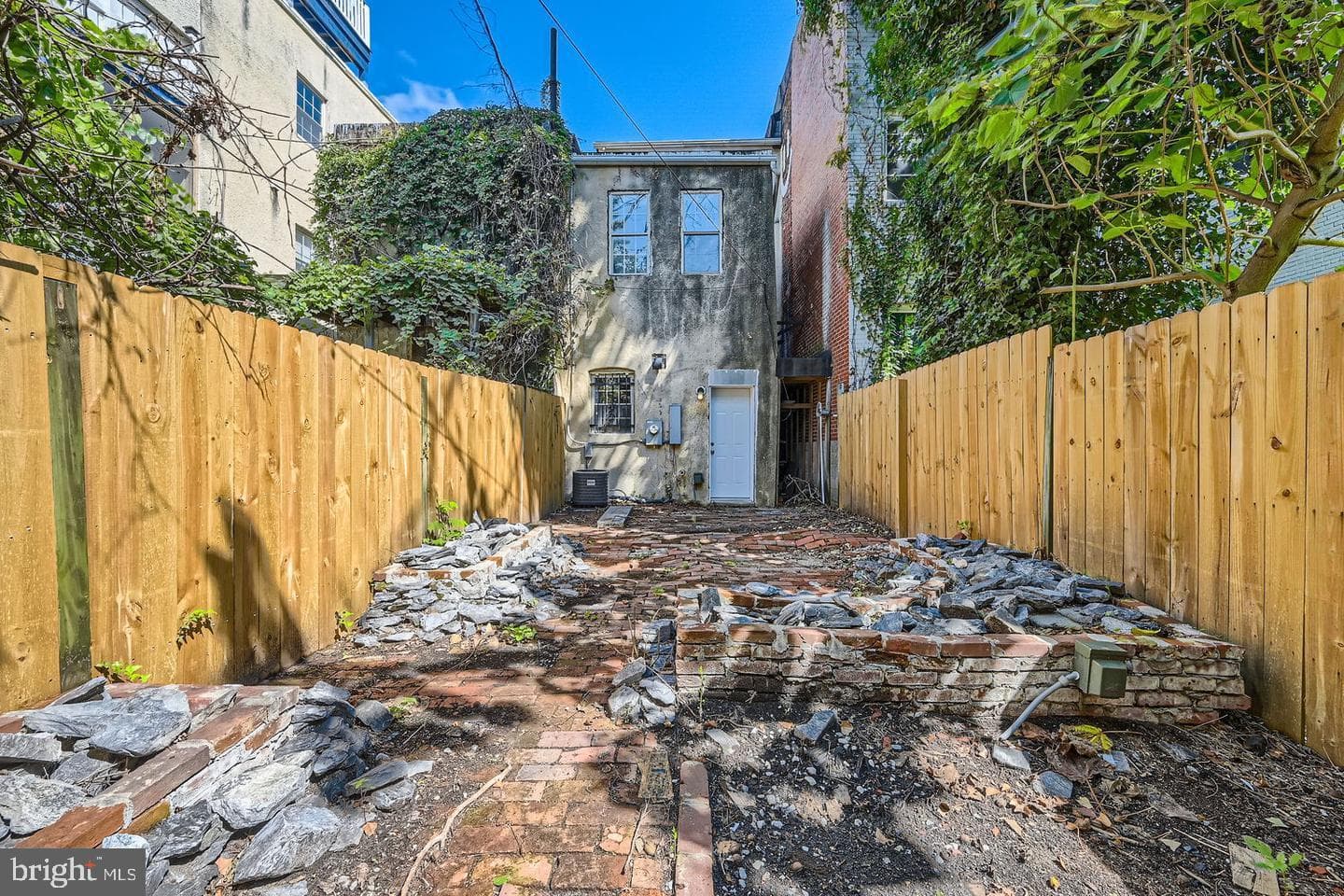 1215 E Preston Street photo 20