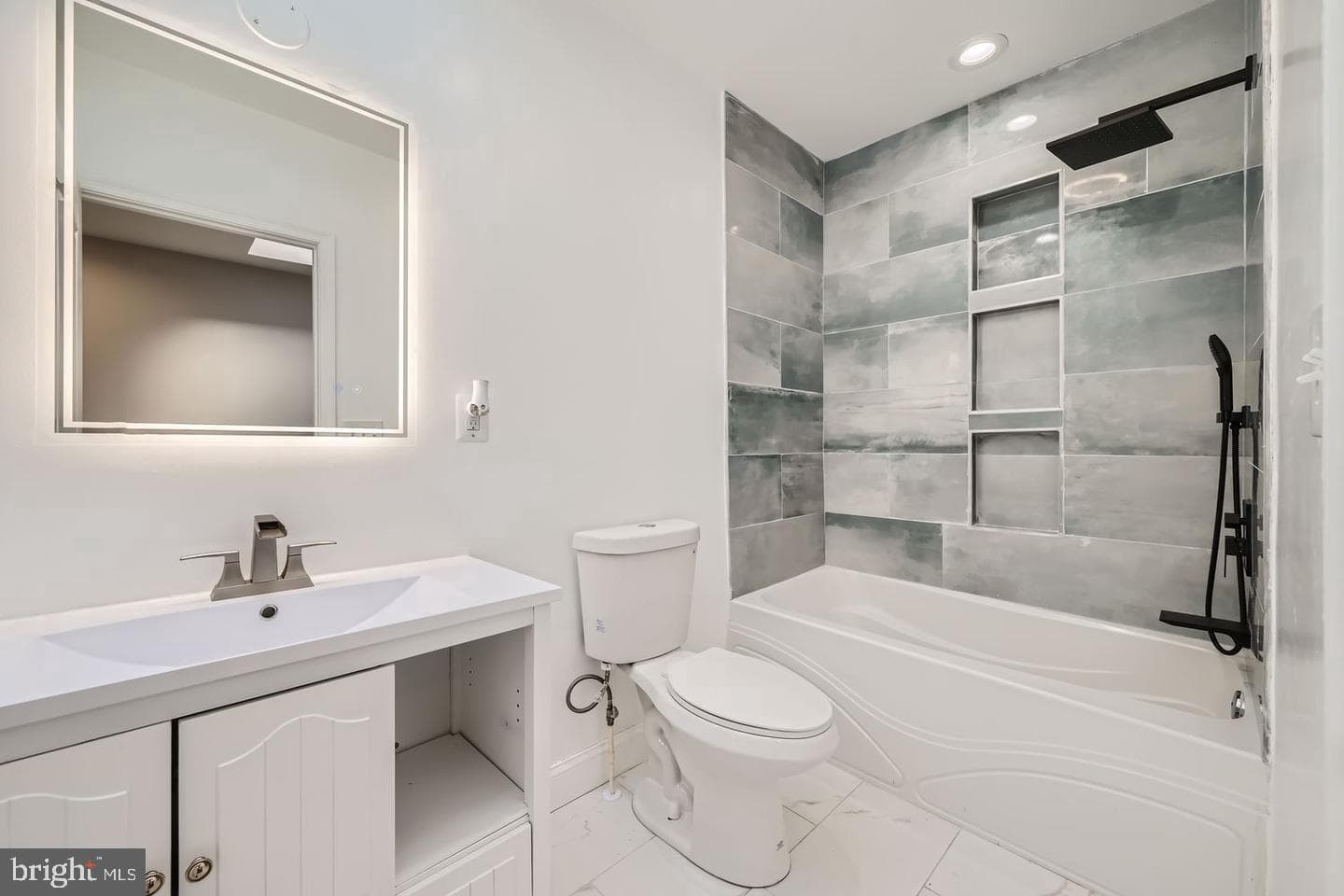 1215 E Preston Street photo 24