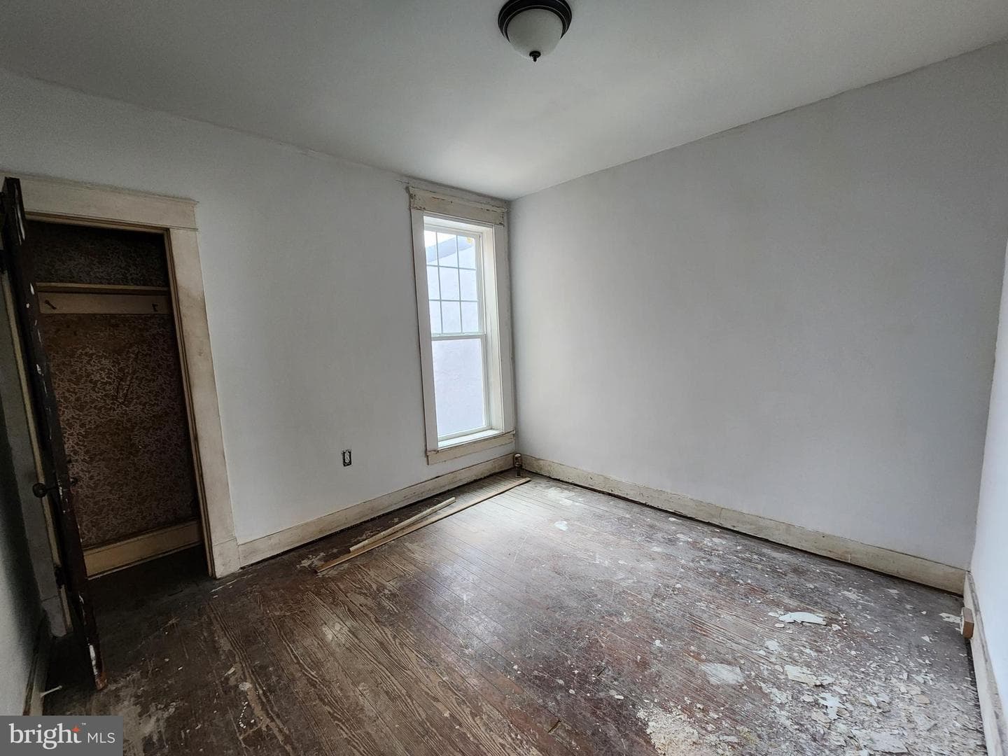 2327 W Lexington Street photo 16