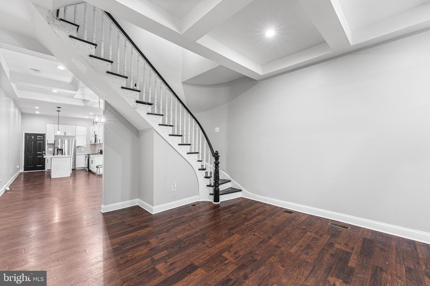 1617 N Broadway photo 6