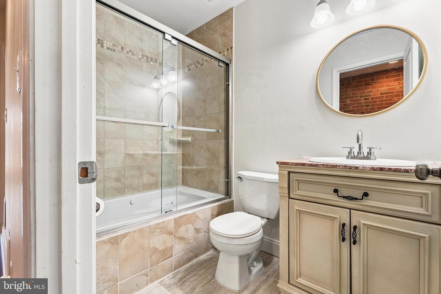 23 W Barney Street photo 19