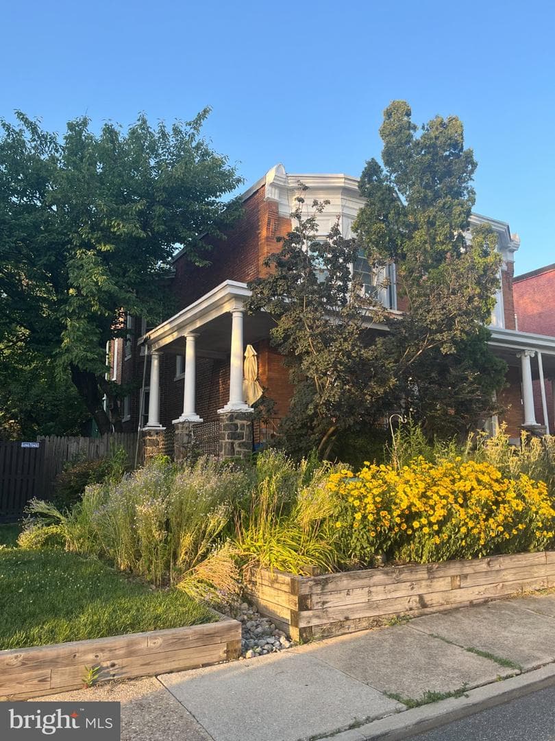 2104 Lake Avenue photo 2