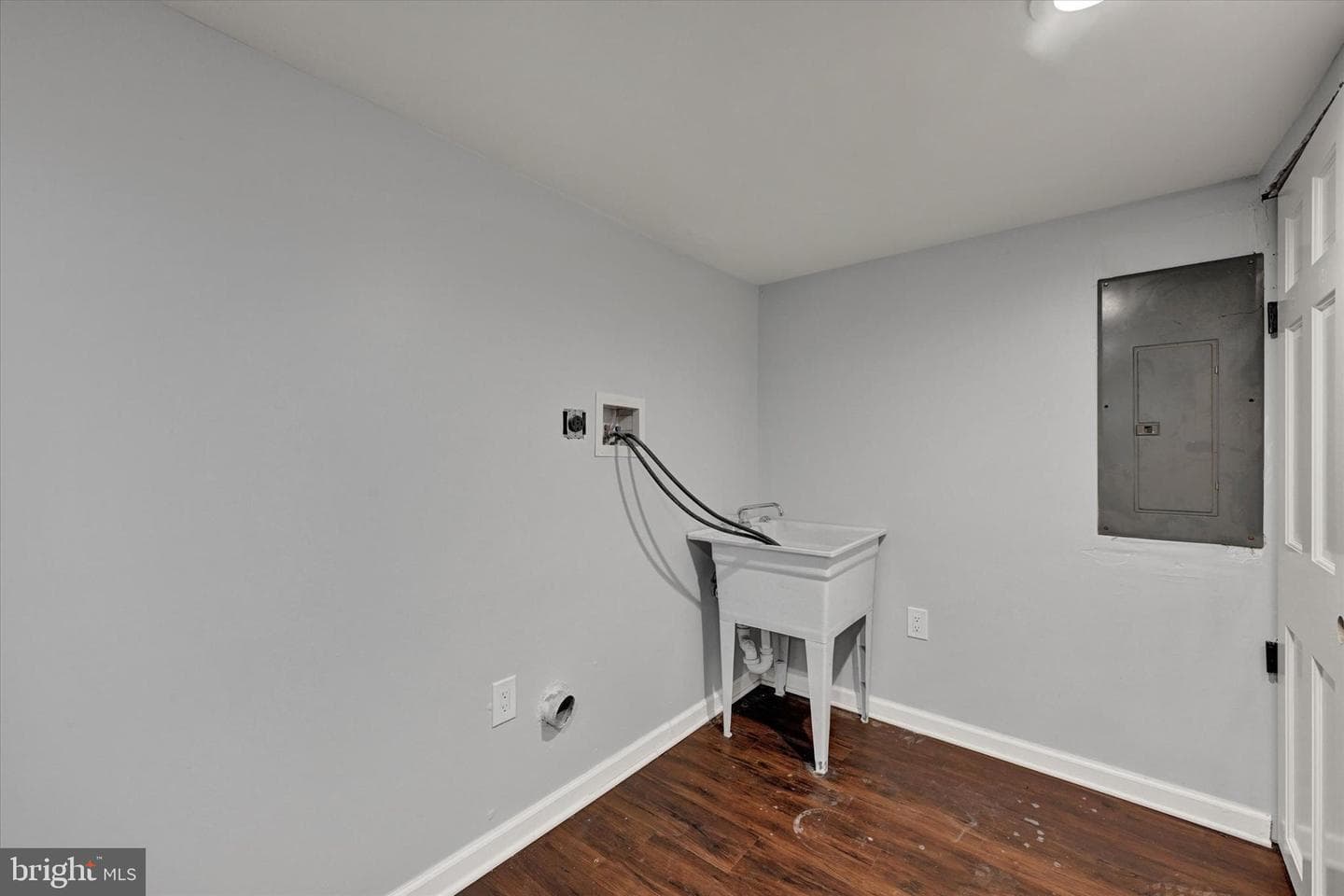 1148 Sargeant Street photo 23