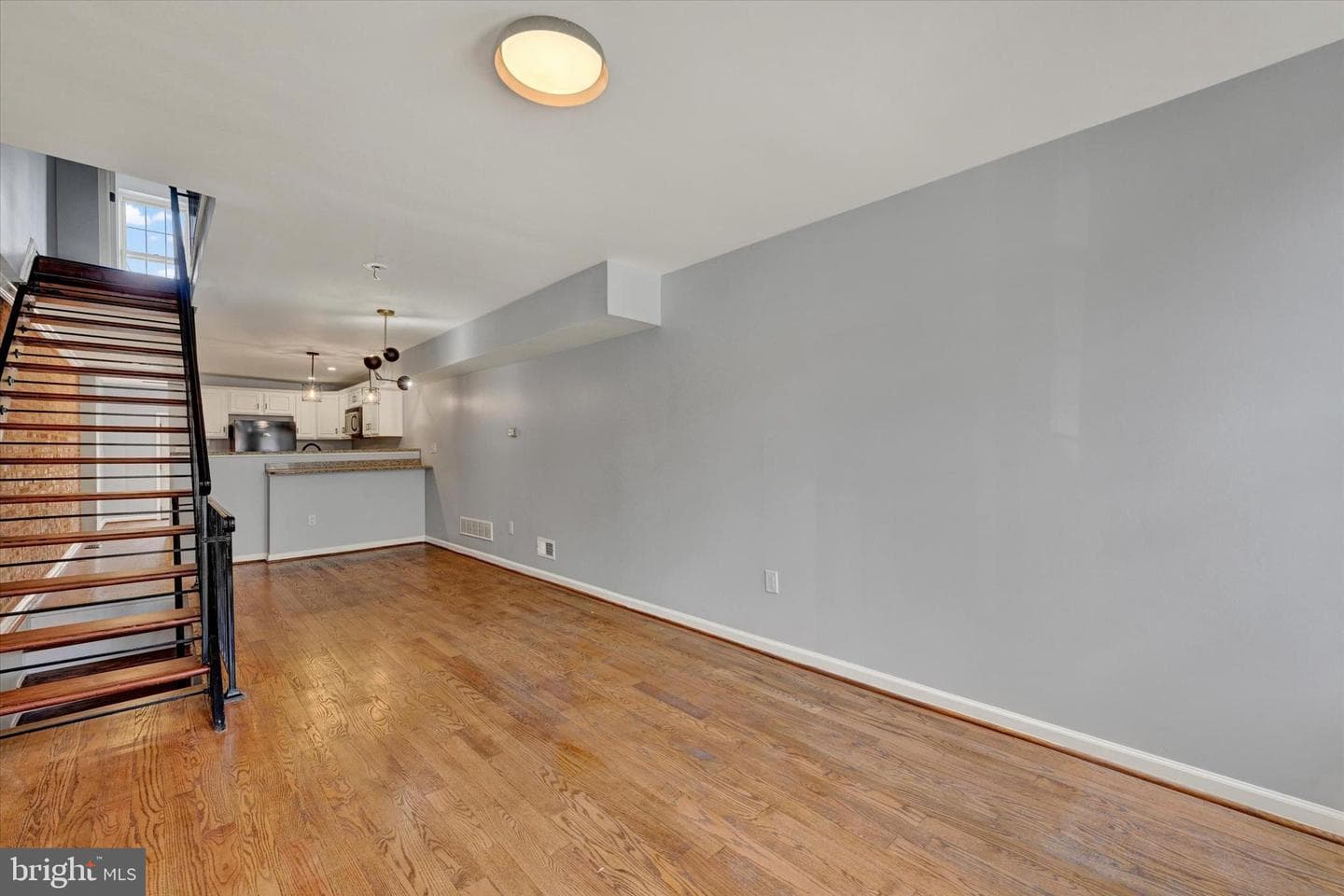 1148 Sargeant Street photo 3