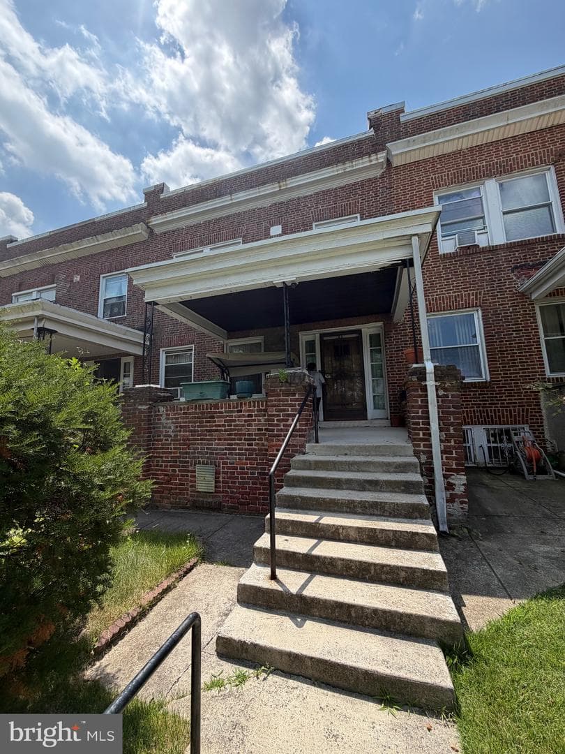 1911 E 32nd Street photo 7