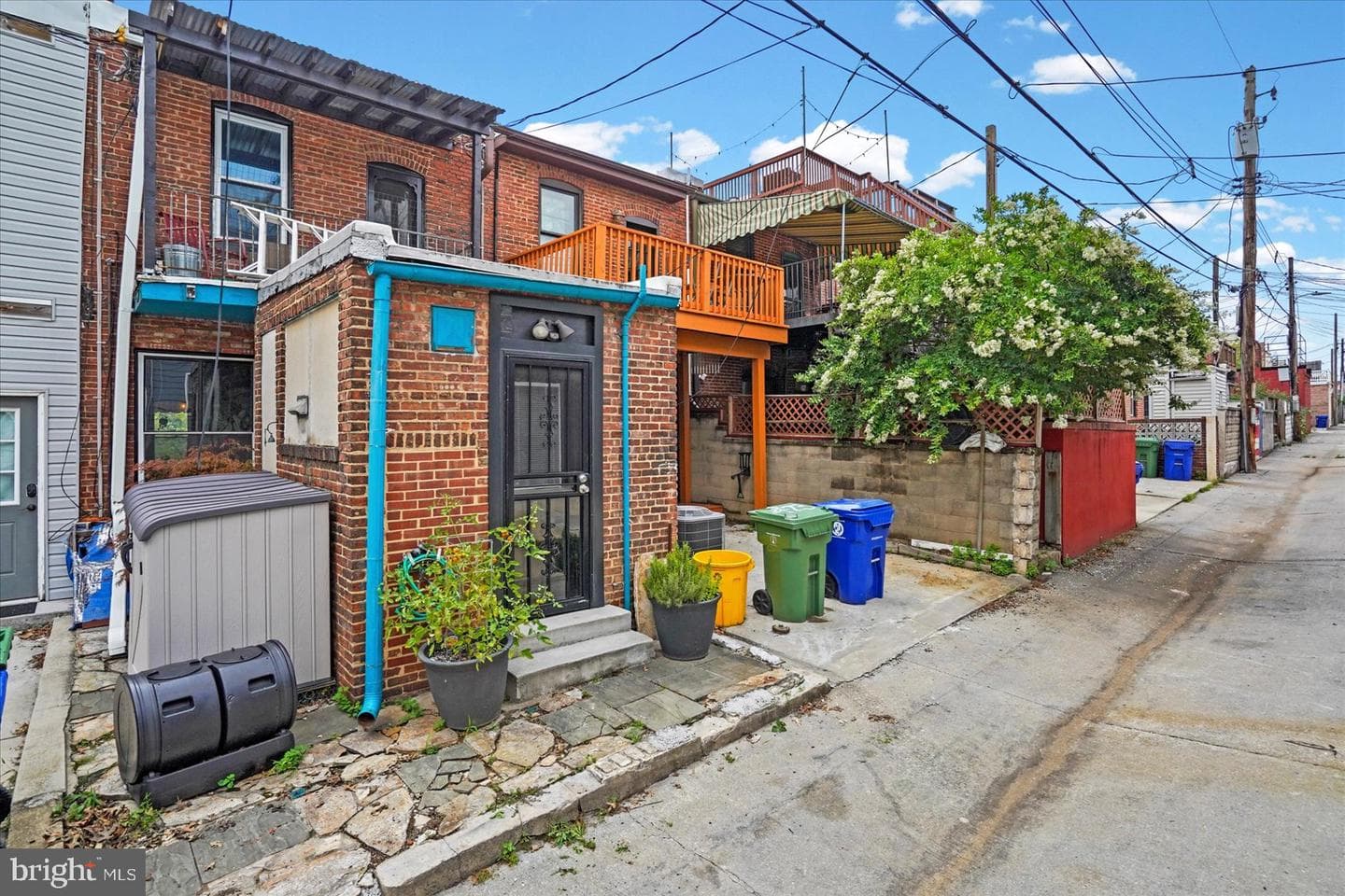 425 S Ellwood Avenue photo 36