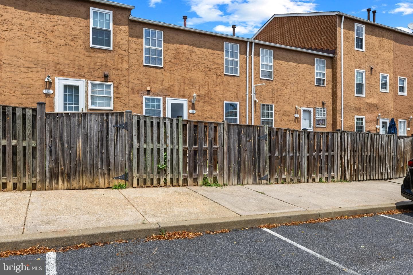 1225 E Chase Street photo 37