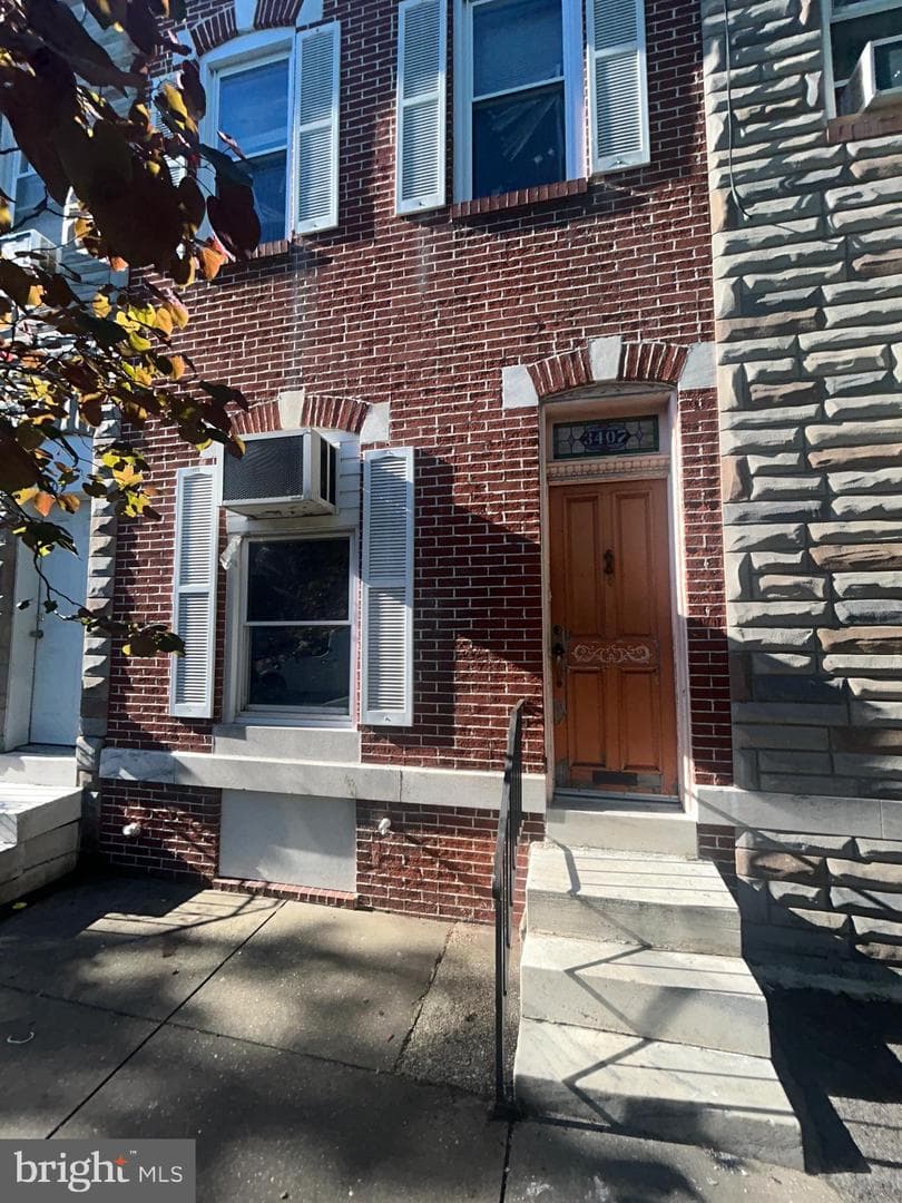 3407 Esther Place photo 2