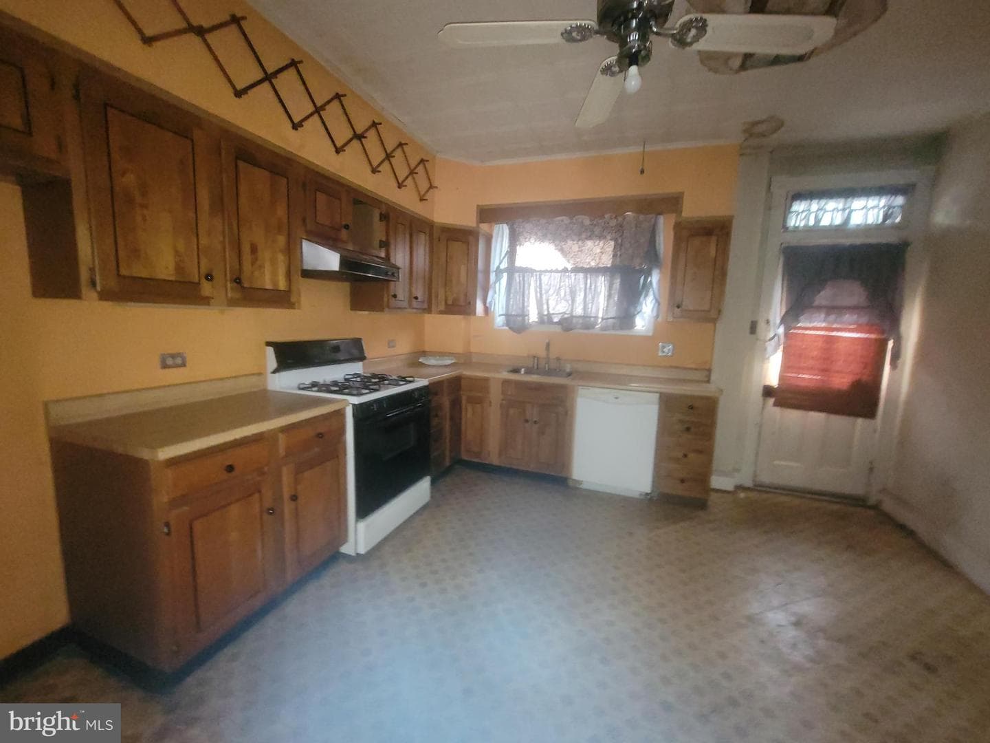 3407 Esther Place photo 7