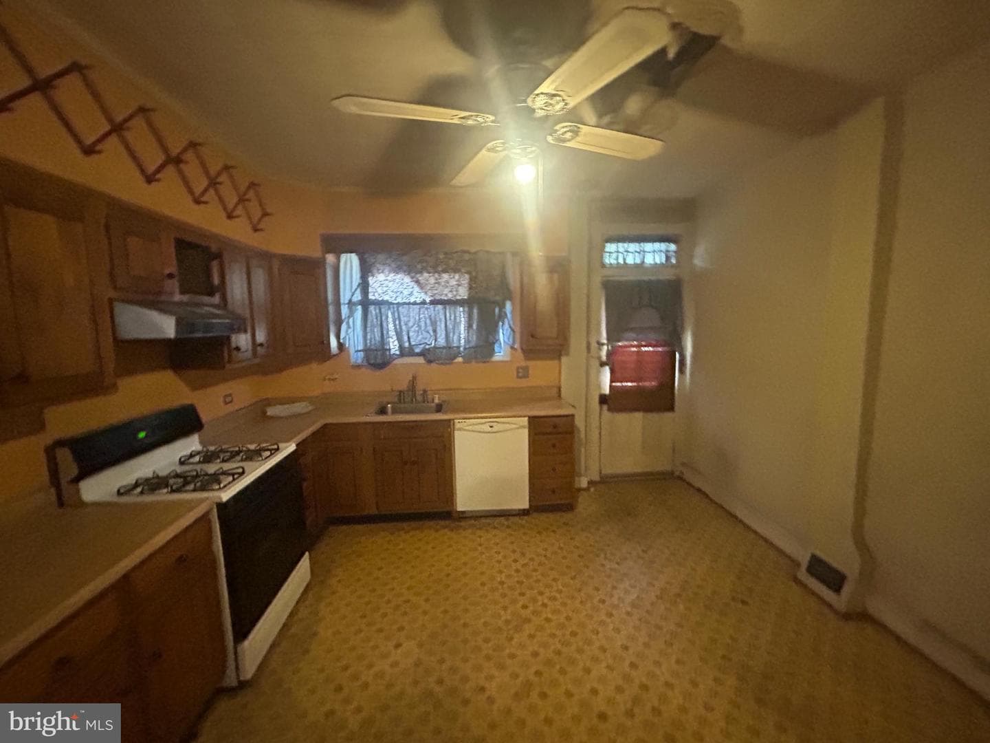 3407 Esther Place photo 8