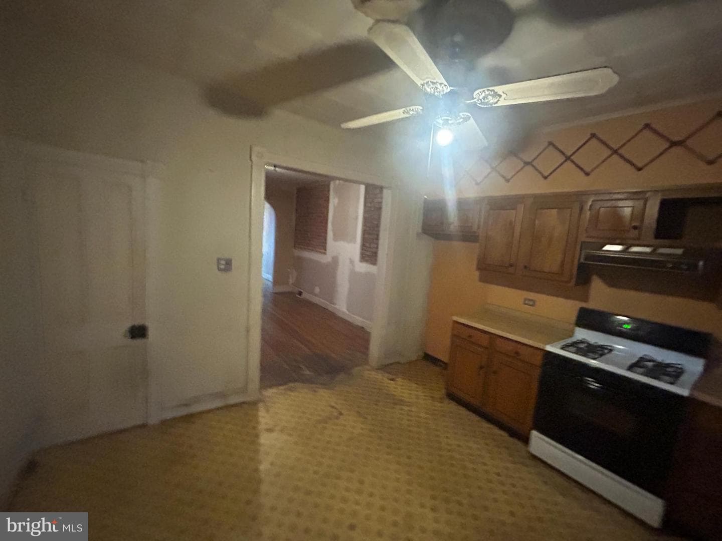 3407 Esther Place photo 9
