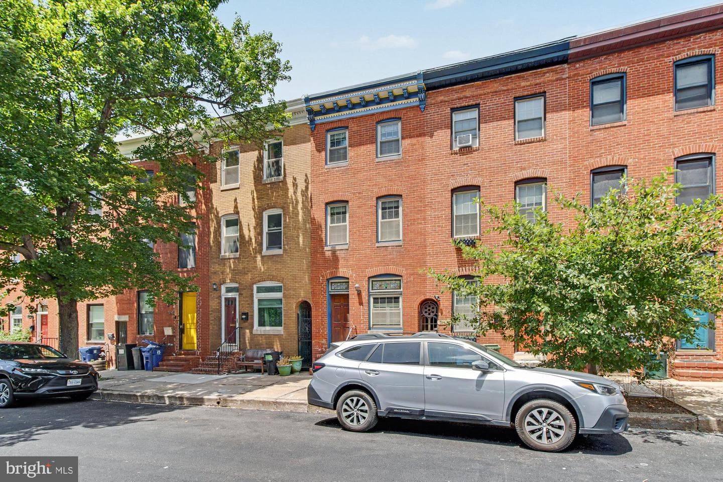 2048 Bank Street photo 3