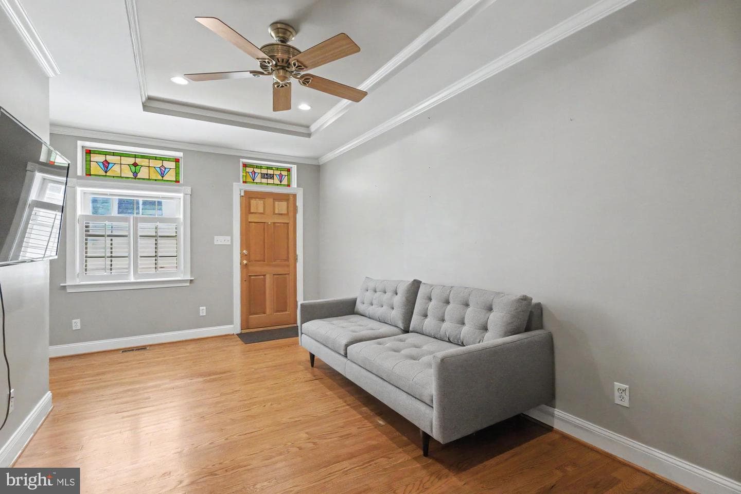 2048 Bank Street photo 9