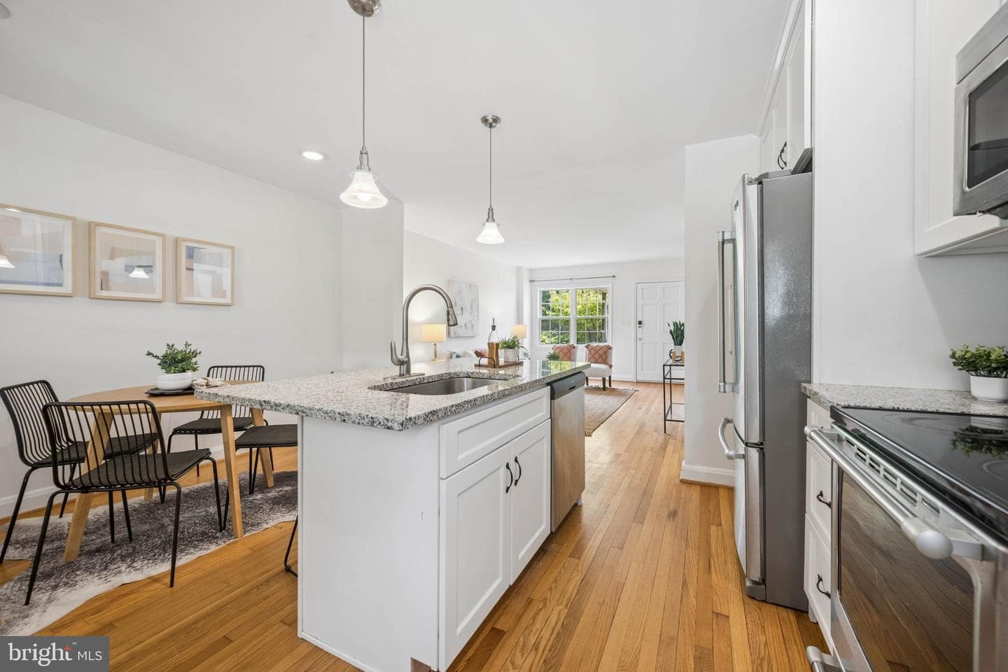 1432 Redfern Avenue photo 16