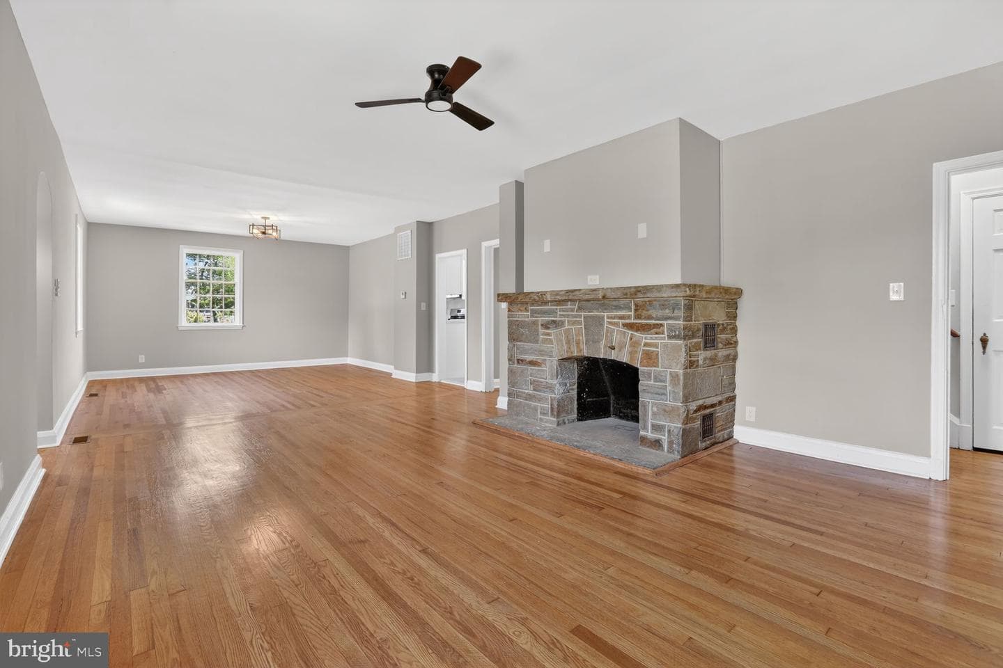 315 E Cold Spring Lane photo 3
