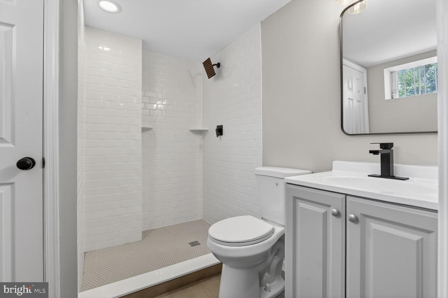 315 E Cold Spring Lane photo 9