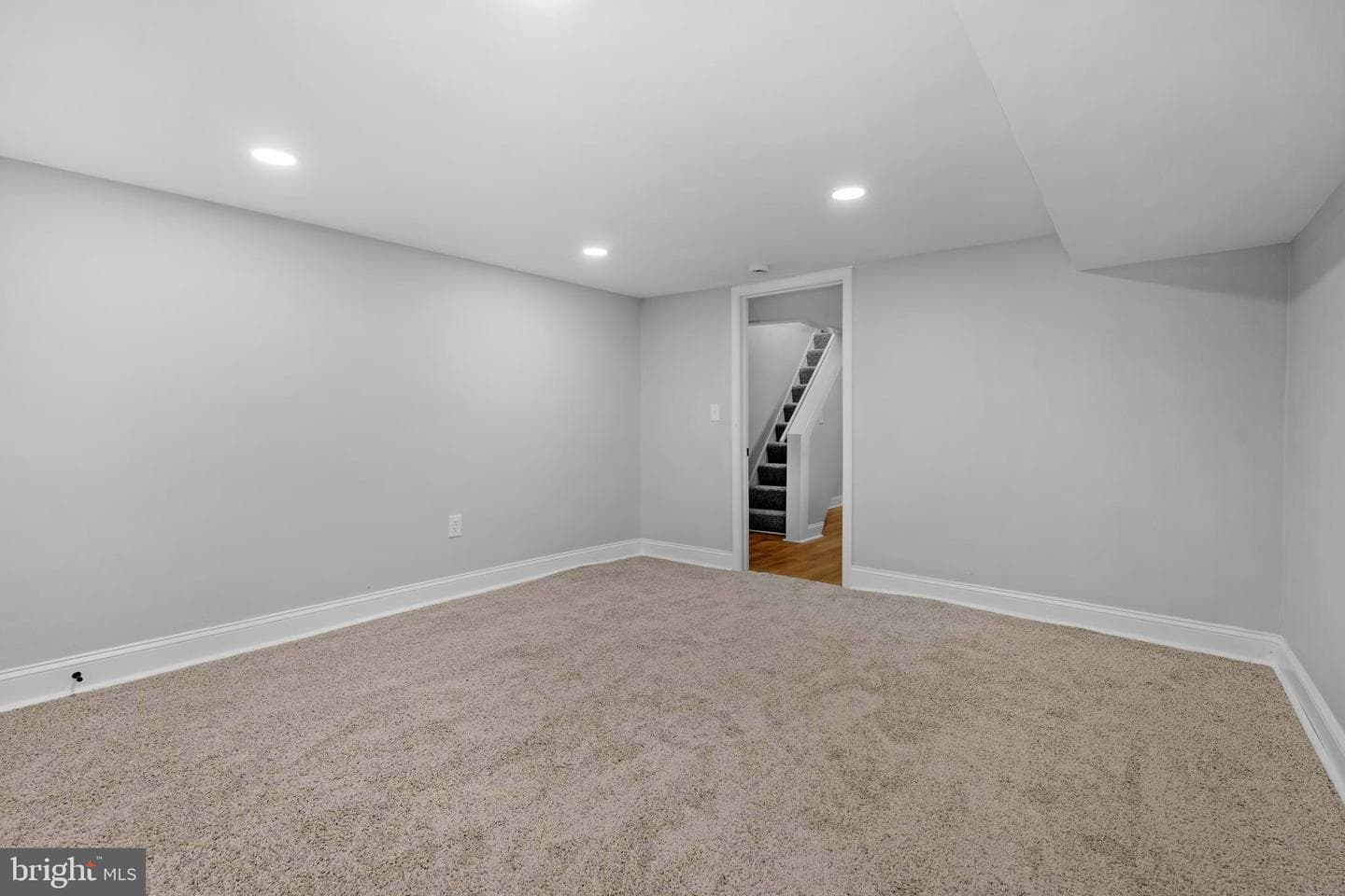 441 N Lakewood Ave photo 22