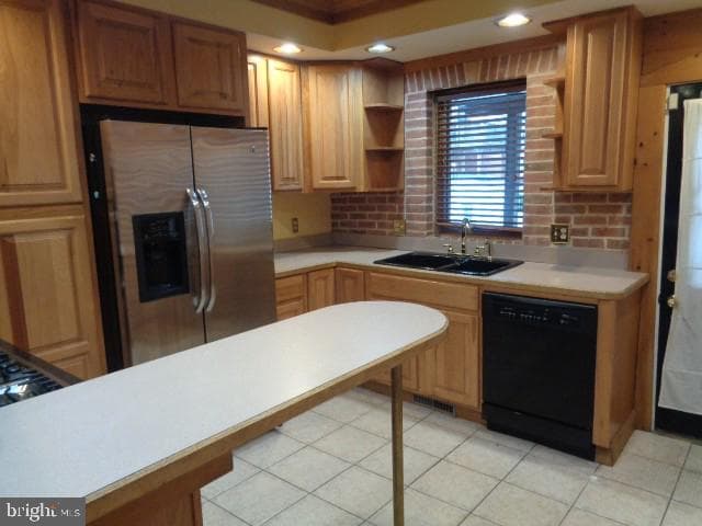 2619 Fleet Street photo 5
