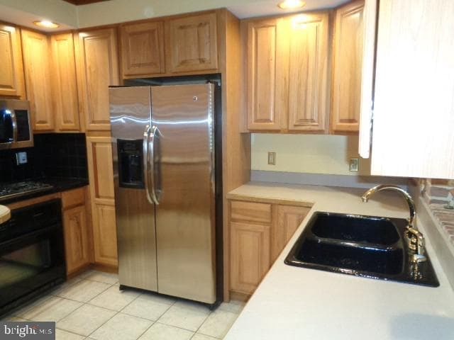 2619 Fleet Street photo 6