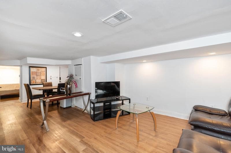 2627 Cecil Ave photo 11